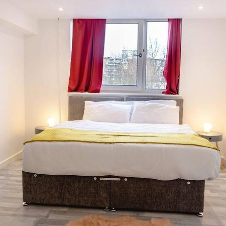 2 Bed With Free Parking Appartement Londen Buitenkant foto