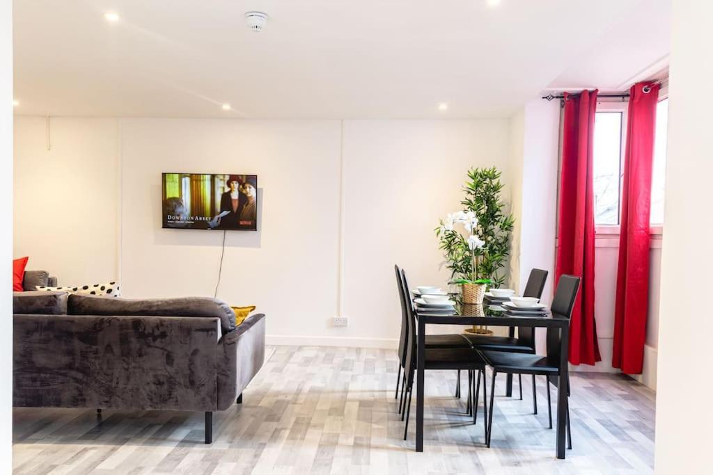2 Bed With Free Parking Appartement Londen Buitenkant foto