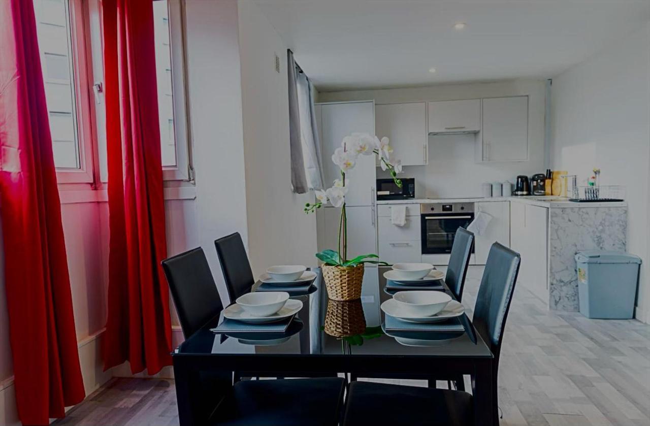 2 Bed With Free Parking Appartement Londen Buitenkant foto